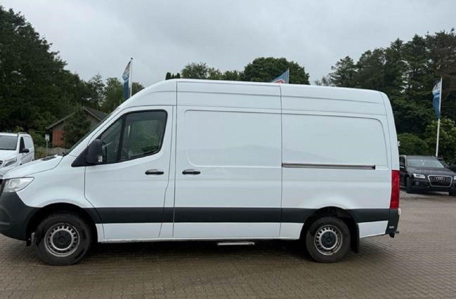 Hyrs ut — Mercedes Sprinter skapbil 20 m3