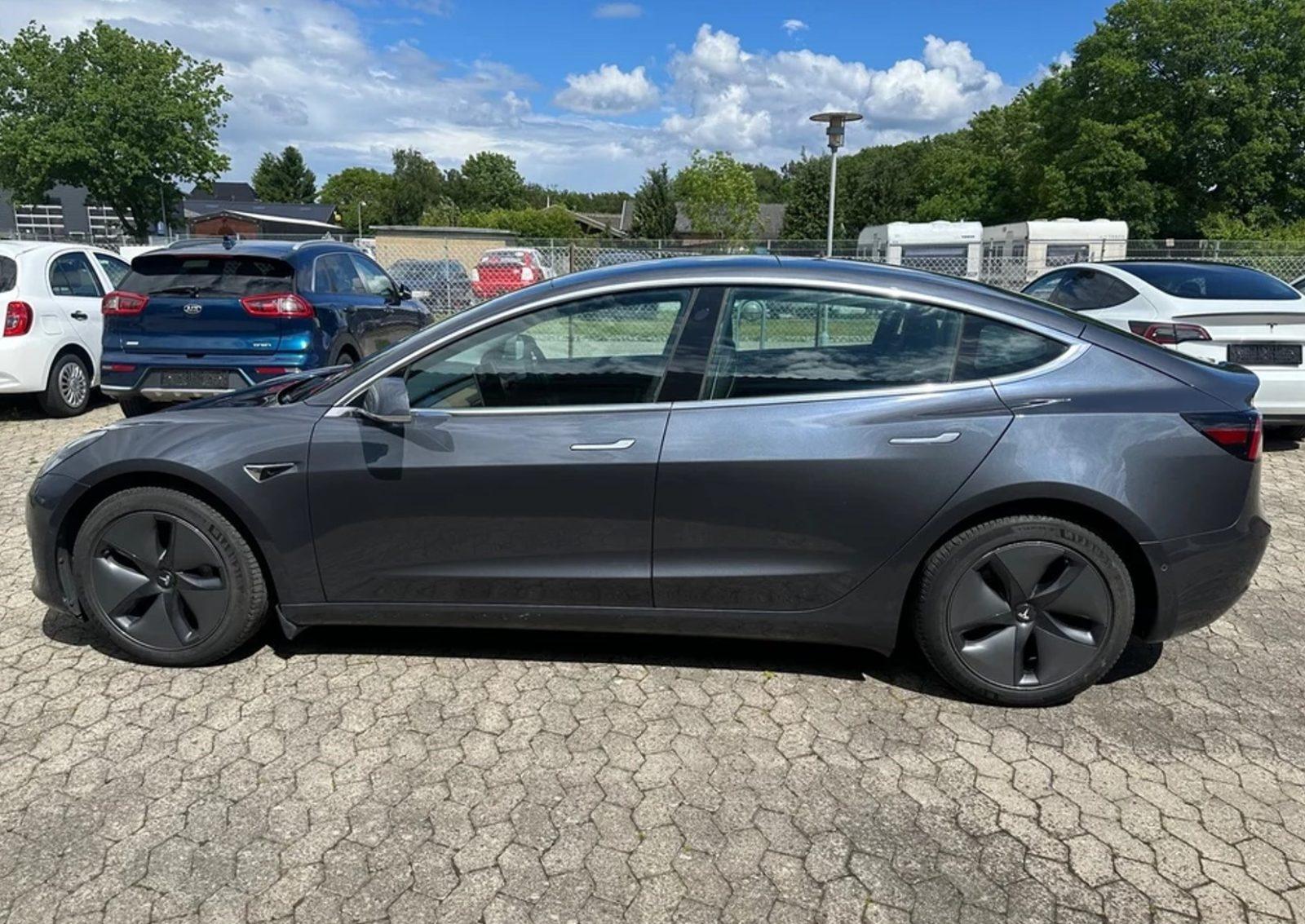 Tesla Model 3 2023