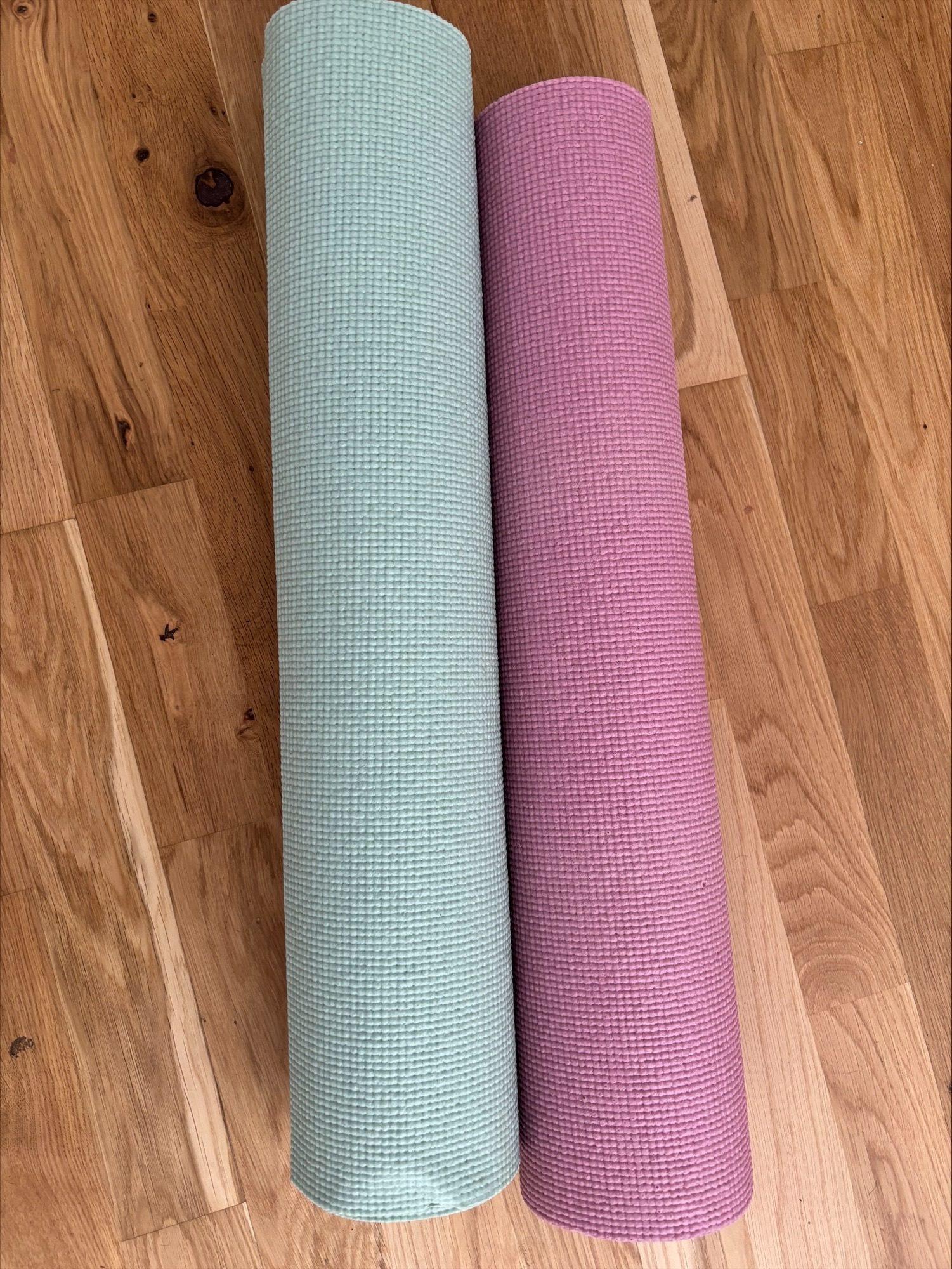 Två yogamattor från Giam